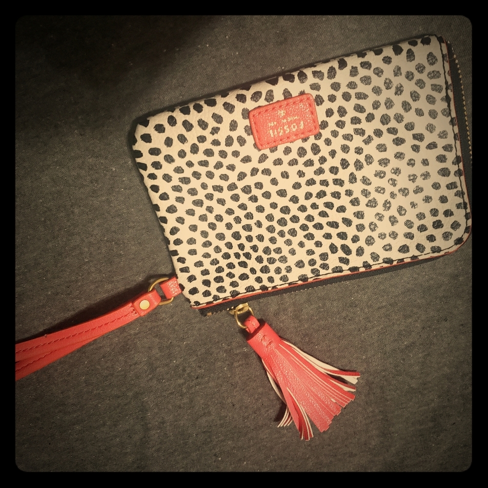 Fossil wristlet